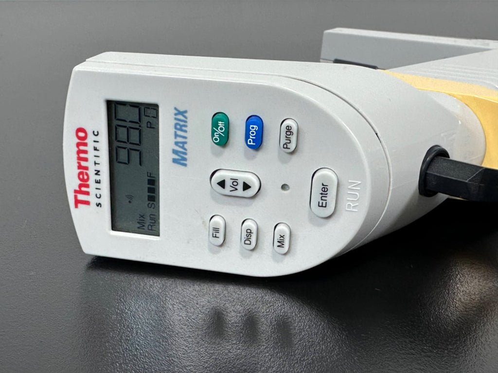 Thermo Scientific Matrix Electronic 12 Channel Pipette 125µL w/ Power Adapter1