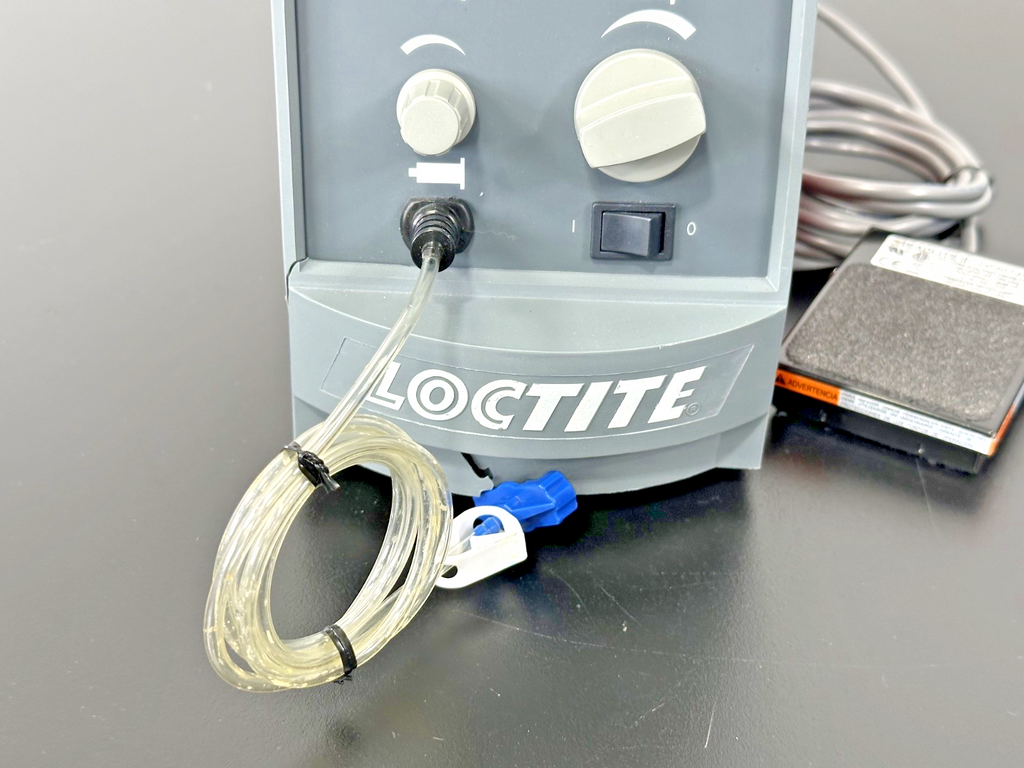 Loctite 97006 Digital Precision Syringe Dispenser w/ Foot Pedal Has Cracks2