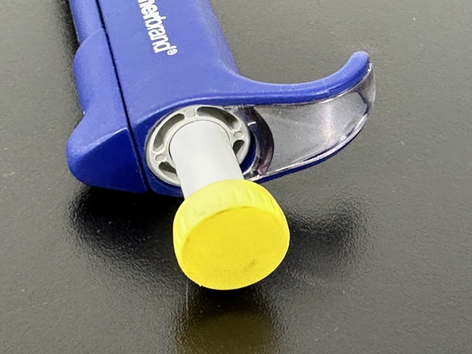 Thermo Fisher Fisherbrand Finnpipette II Micropipette 20–200 µL4