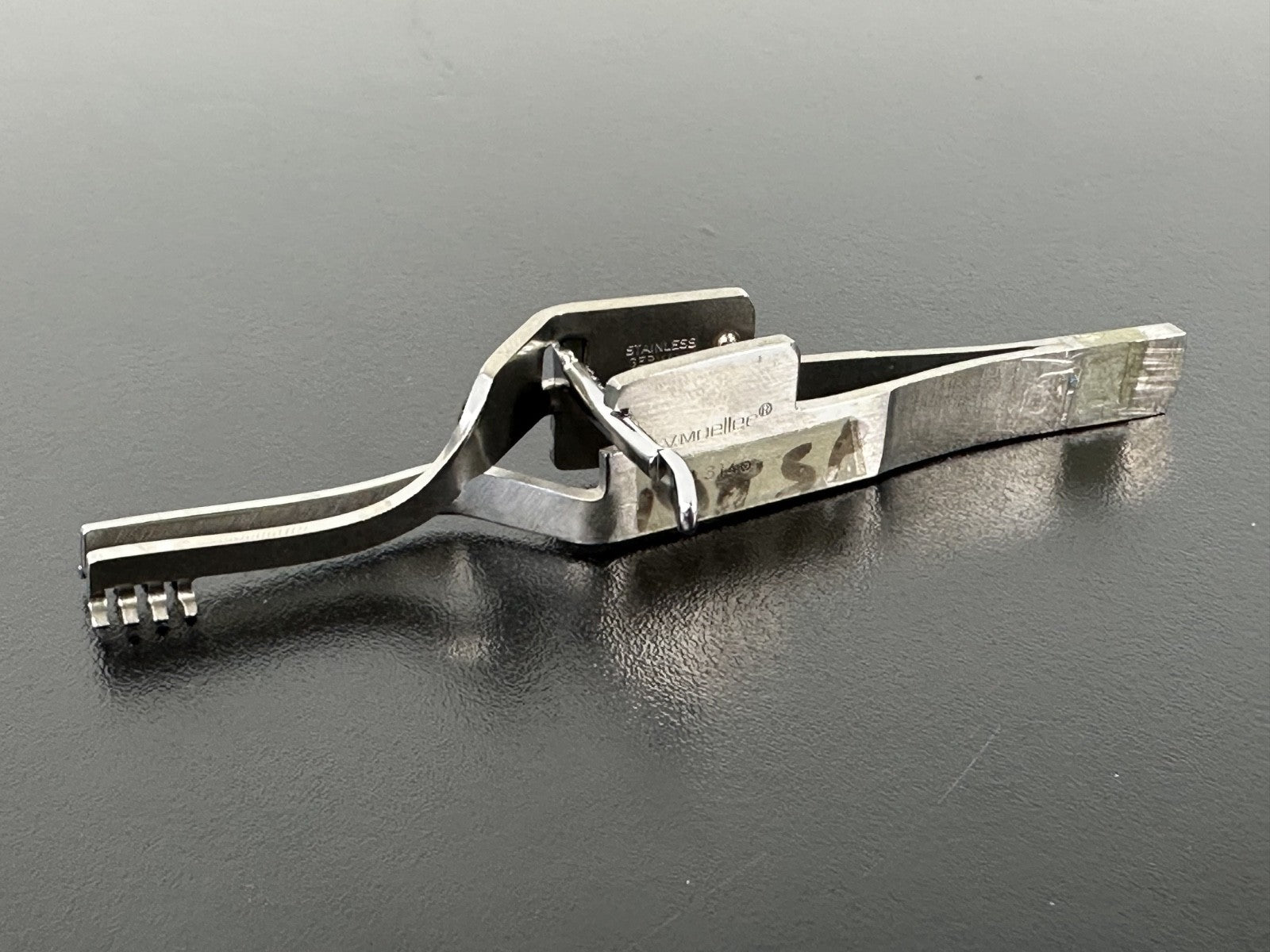 V. Mueller SU3146 Self Retaining Surgical Retractor Clamp Stainless Steel0