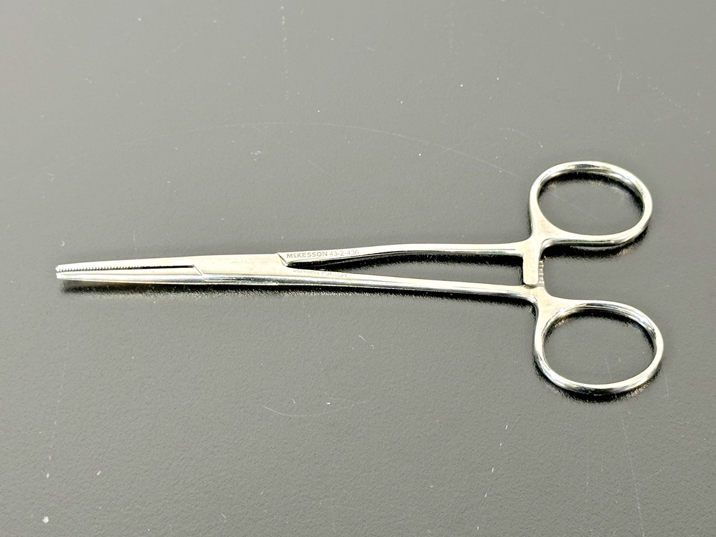 McKesson 43 2 436 Kelly Straight Locking Forceps 5.5" Stainless Steel0