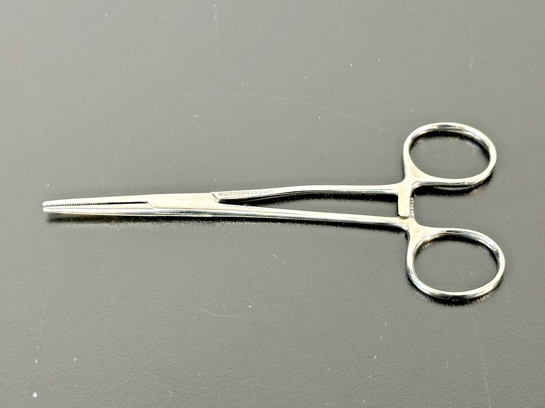 McKesson 43 2 436 Kelly Straight Locking Forceps 5.5" Stainless Steel0
