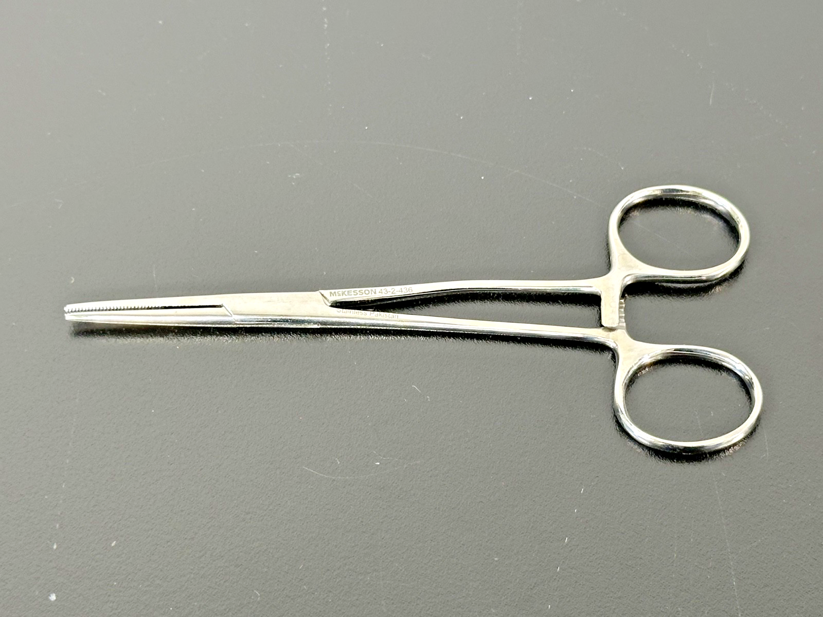 McKesson 43 2 436 Kelly Straight Locking Forceps 5.5" Stainless Steel0