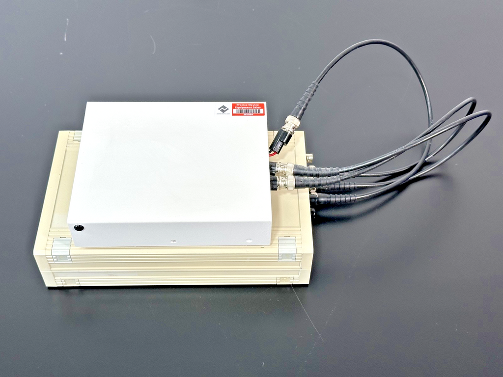PCB 482A16 4 Channel Signal Conditioner w/ NI SCB 68 Working1