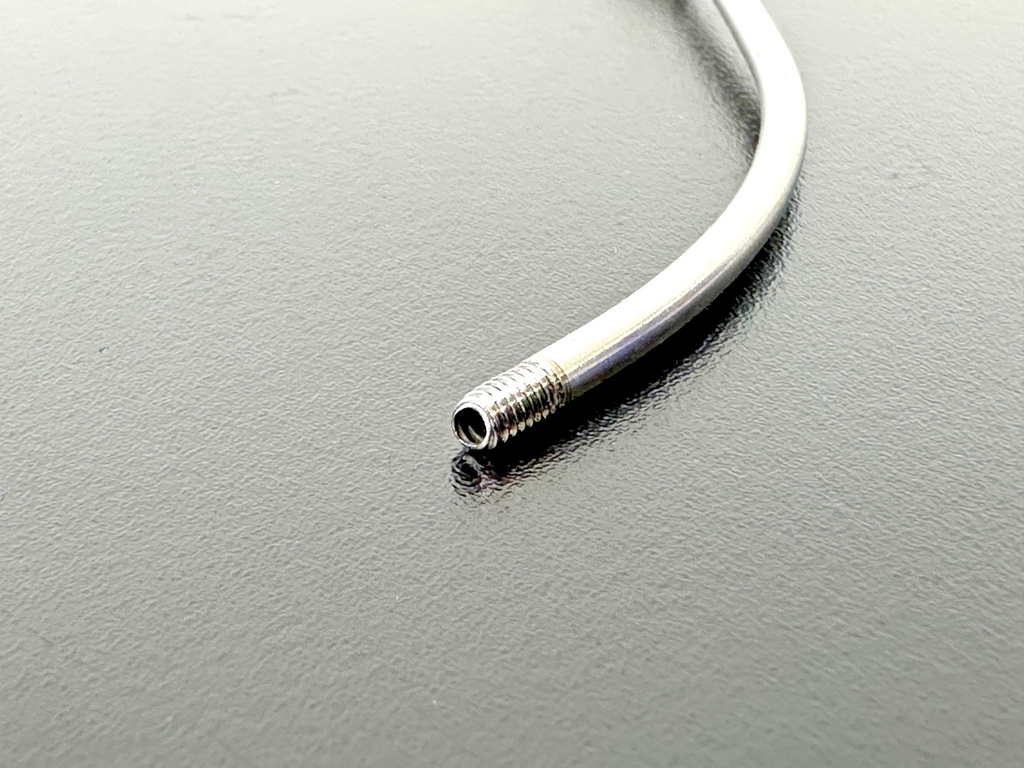 Aesculap MD611 18GA Stainless Steel Curved Cannula Instrument1