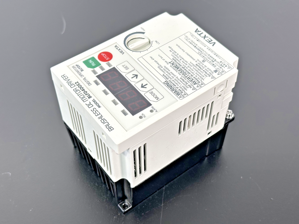 VEXTA BLFD400S2 Brushless DC Motor Driver Digital Operator BLFDP2