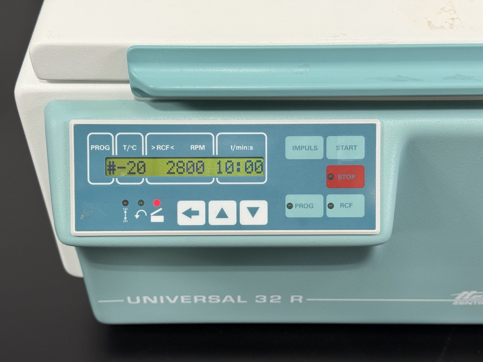 Hettich Universal 32R Refrigerated Centrifuge with 4000rpm Rotor Lab1
