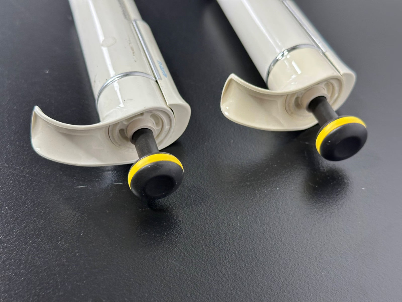 Lot of 2 Thermo Scientific F1 ClipTip 20 200uL Adjustable Pipettes4