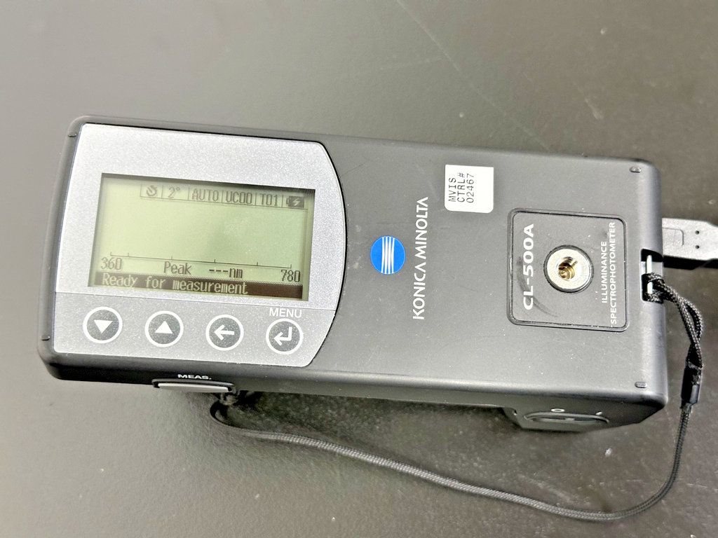 Konica Minolta CL-500A Illuminance Spectrophotometer Meter w/ Case Working2