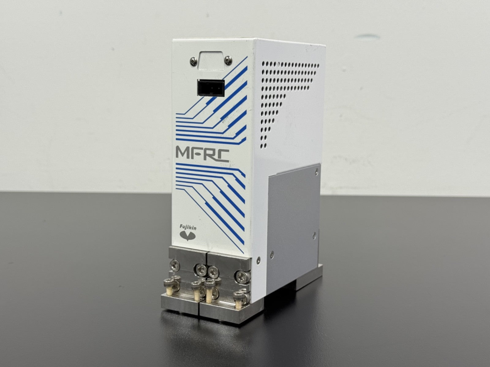 Fujikin MFRC Mass Flow Controller MFRCDR 4CW4 L2L2 10 M3 Japan0