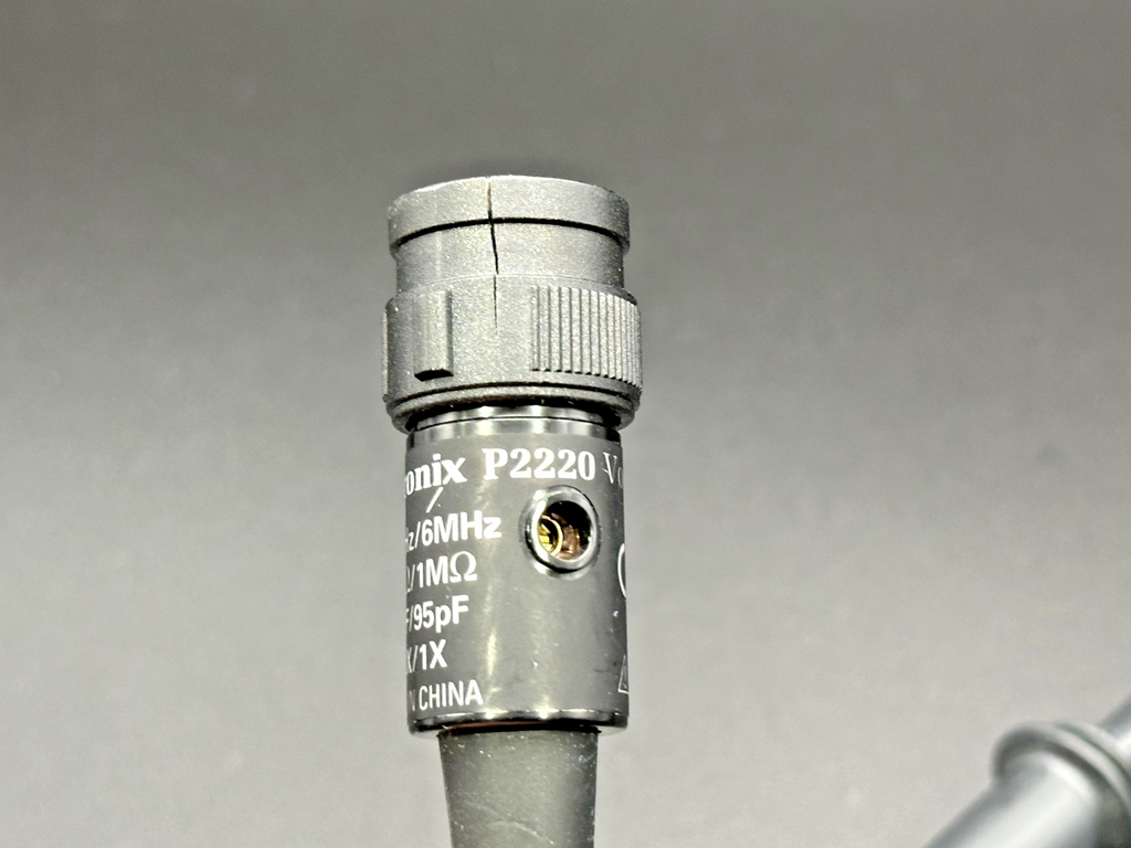 Tektronix P2220 200MHz 1X/10X Passive Oscilloscope Voltage Probe3