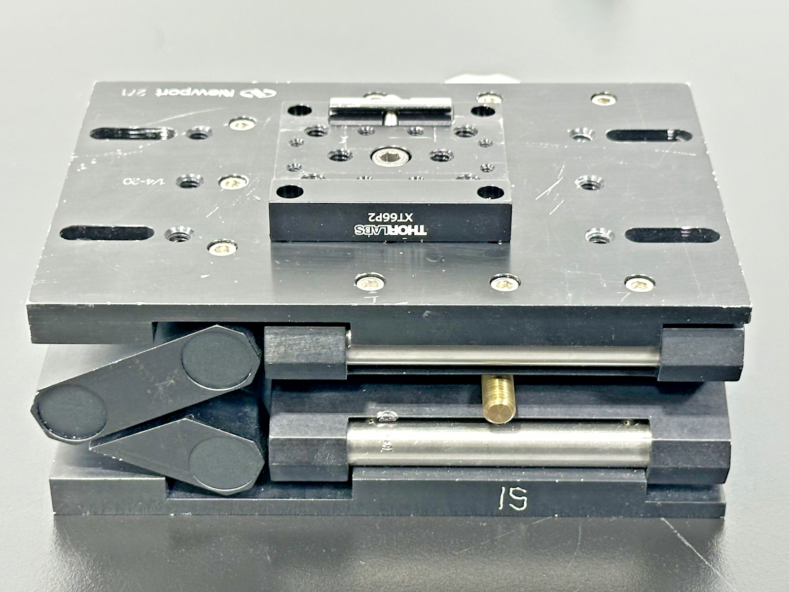 Mixed Newport 271 Dual Lab Jack Assembly w/ Thorlabs XT66P2 Stage2