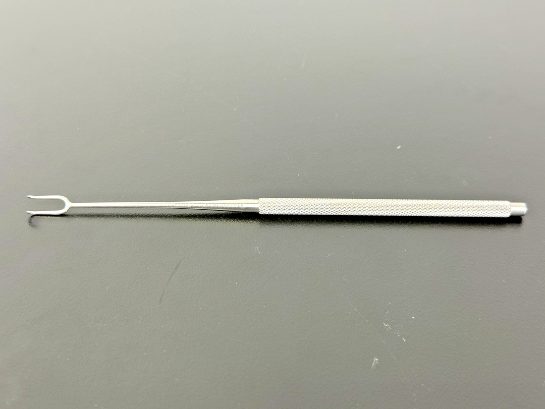 Aesculap OL623R Joseph 2 Prong Sharp Skin Retractor 6 1/4" Stainless0