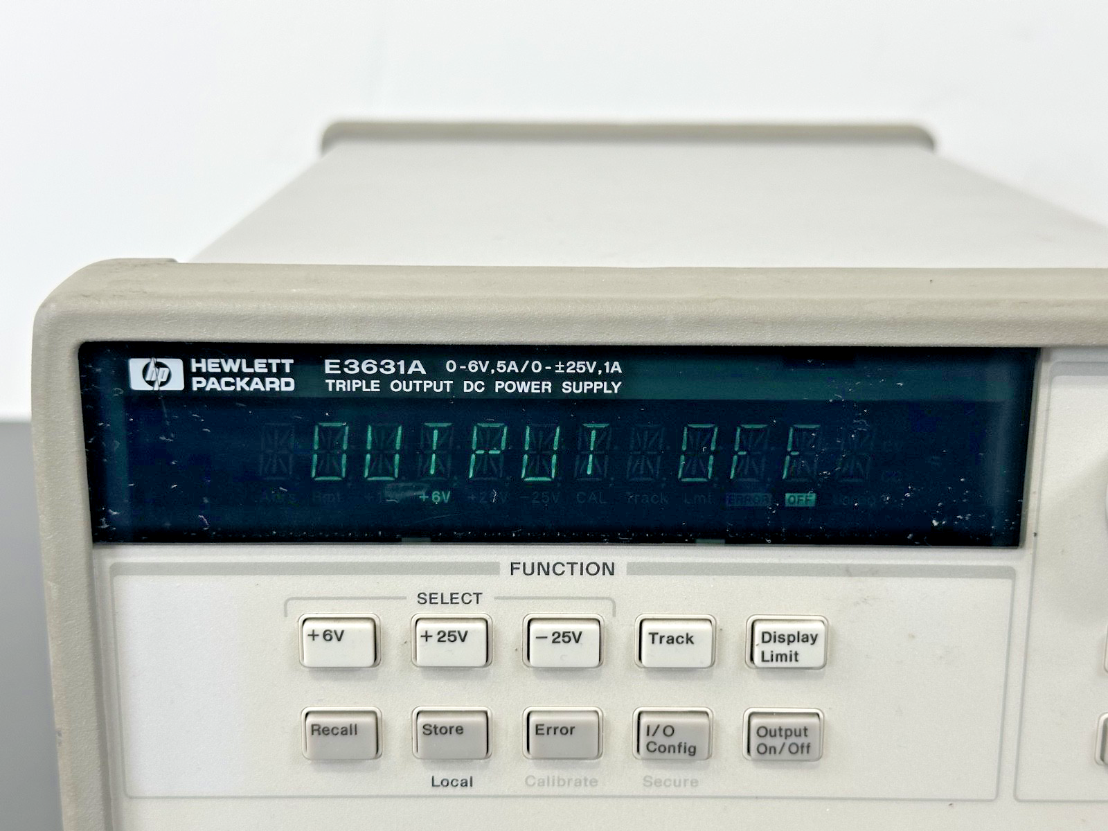HP E3631A Triple Output DC Power Supply 0 6V 5A ±25V 1A Powers On Working1