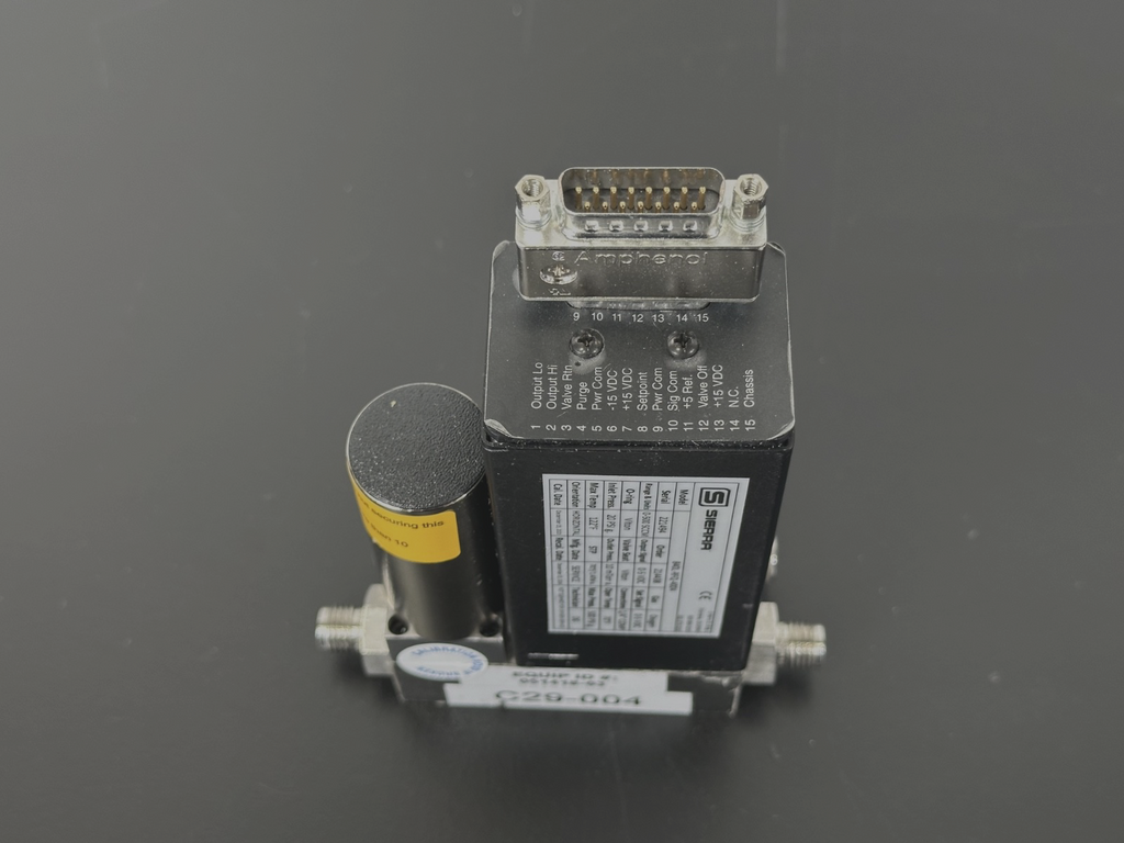 Sierra SideTrak 840 Mass Flow Controller 500 SCCM Oxygen 0 5V2