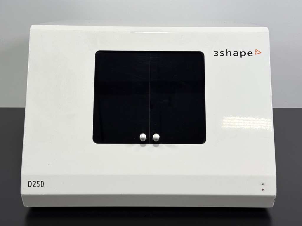 3Shape D250 Dental Scanner – Powers On1