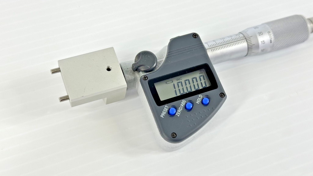 Mitutoyo MHN4 25MX Digimatic Micrometer Head 0 25mm with Mount1