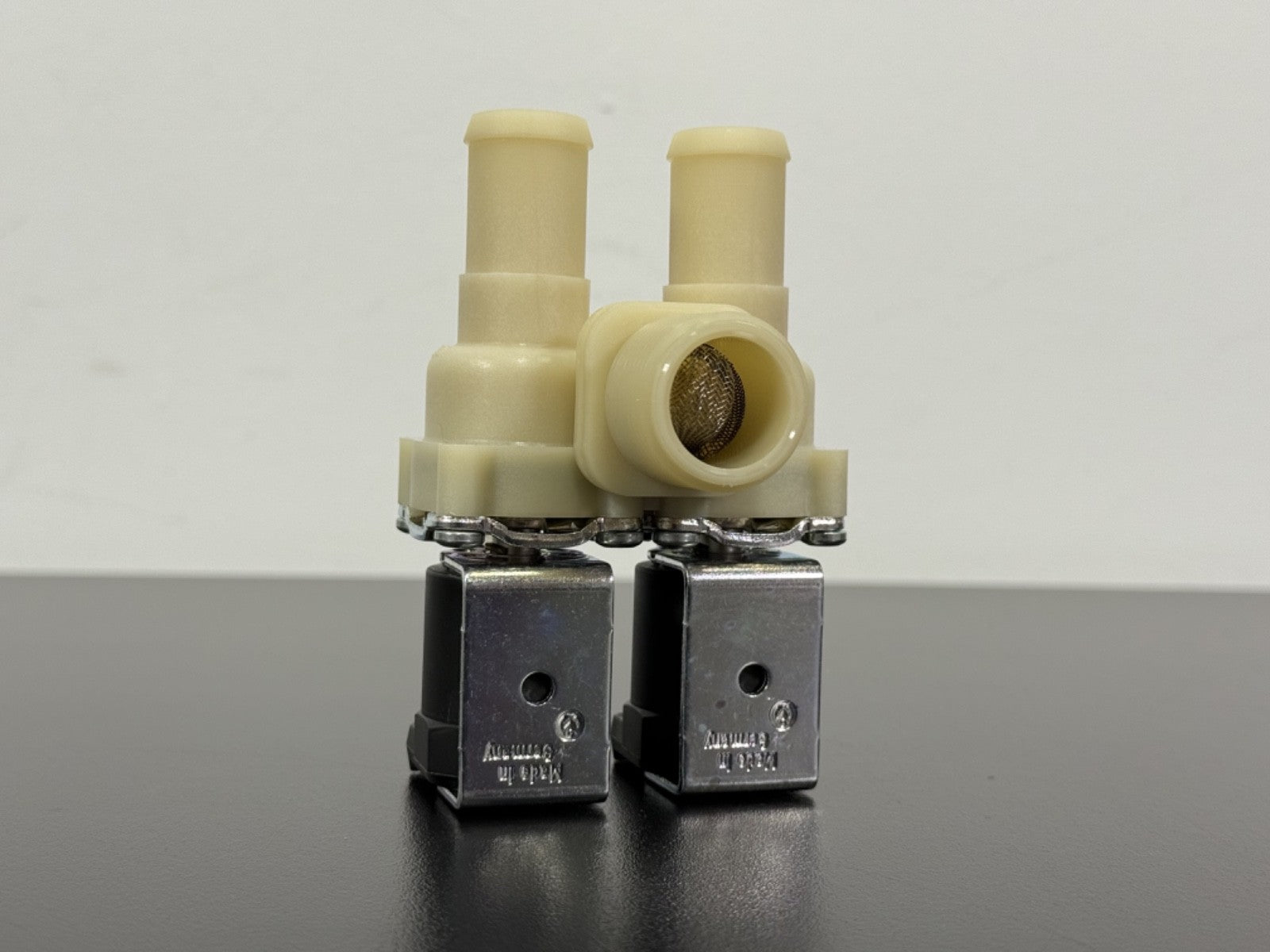 A.U.K. Müller Dual Solenoid Valve 220–240V AC 50/60Hz Twin Inlet Water Valve2