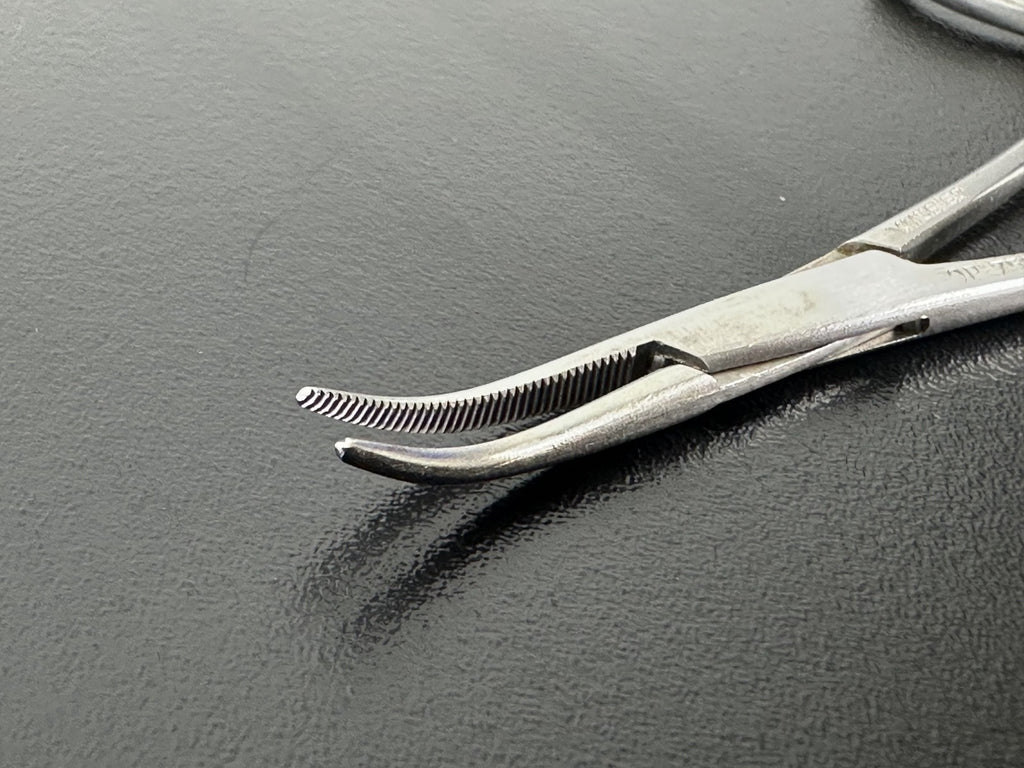 V. Mueller OP7531 Curved Mosquito Hemostat Forceps German Stainless2