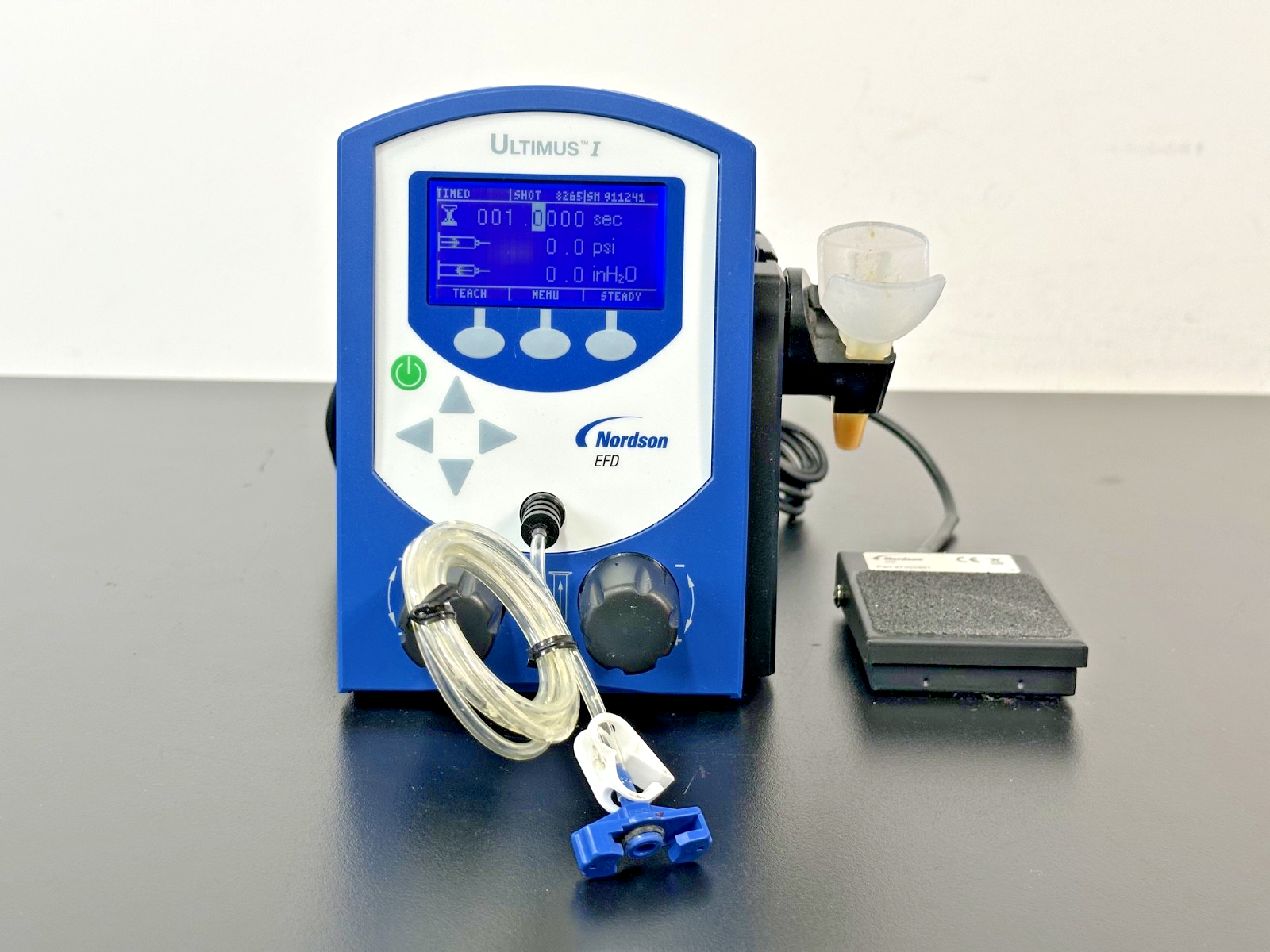 Nordson EFD Ultimus I Fluid Dispenser with Foot Pedal & Accessories Working0