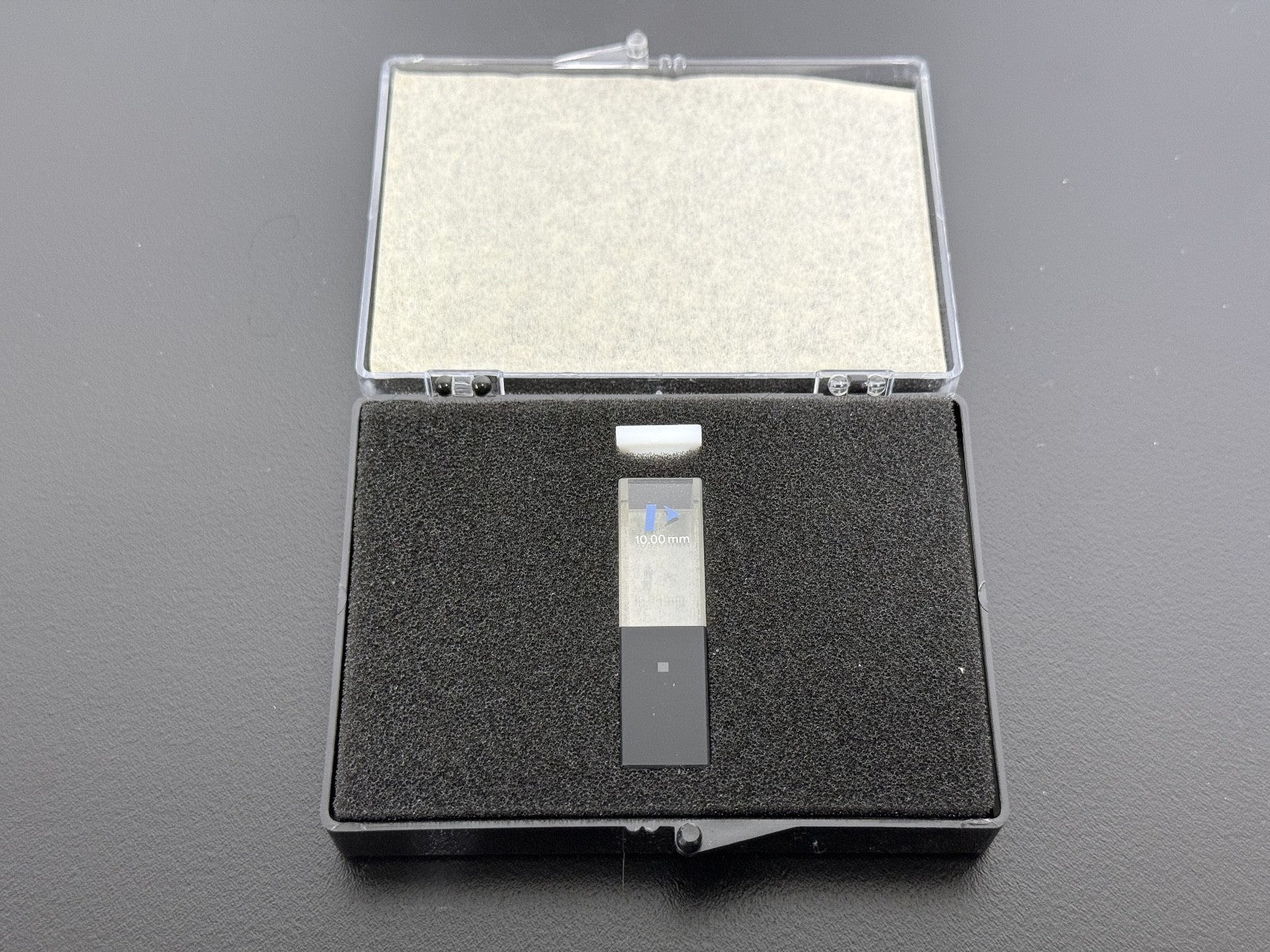 Perkin Elmer B0631079 Spectroscopy Cell1