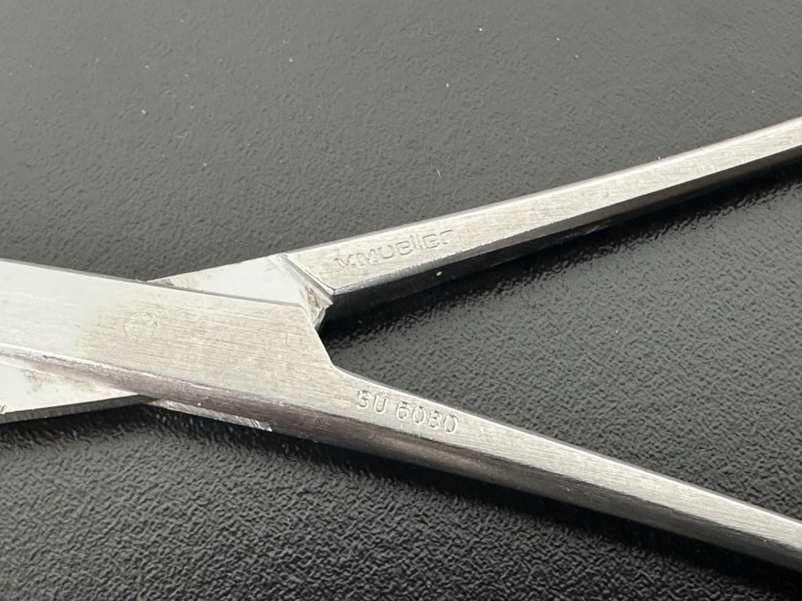 V Mueller SU6080 Straight Hemostat Forceps Locking Surgical Instrument3