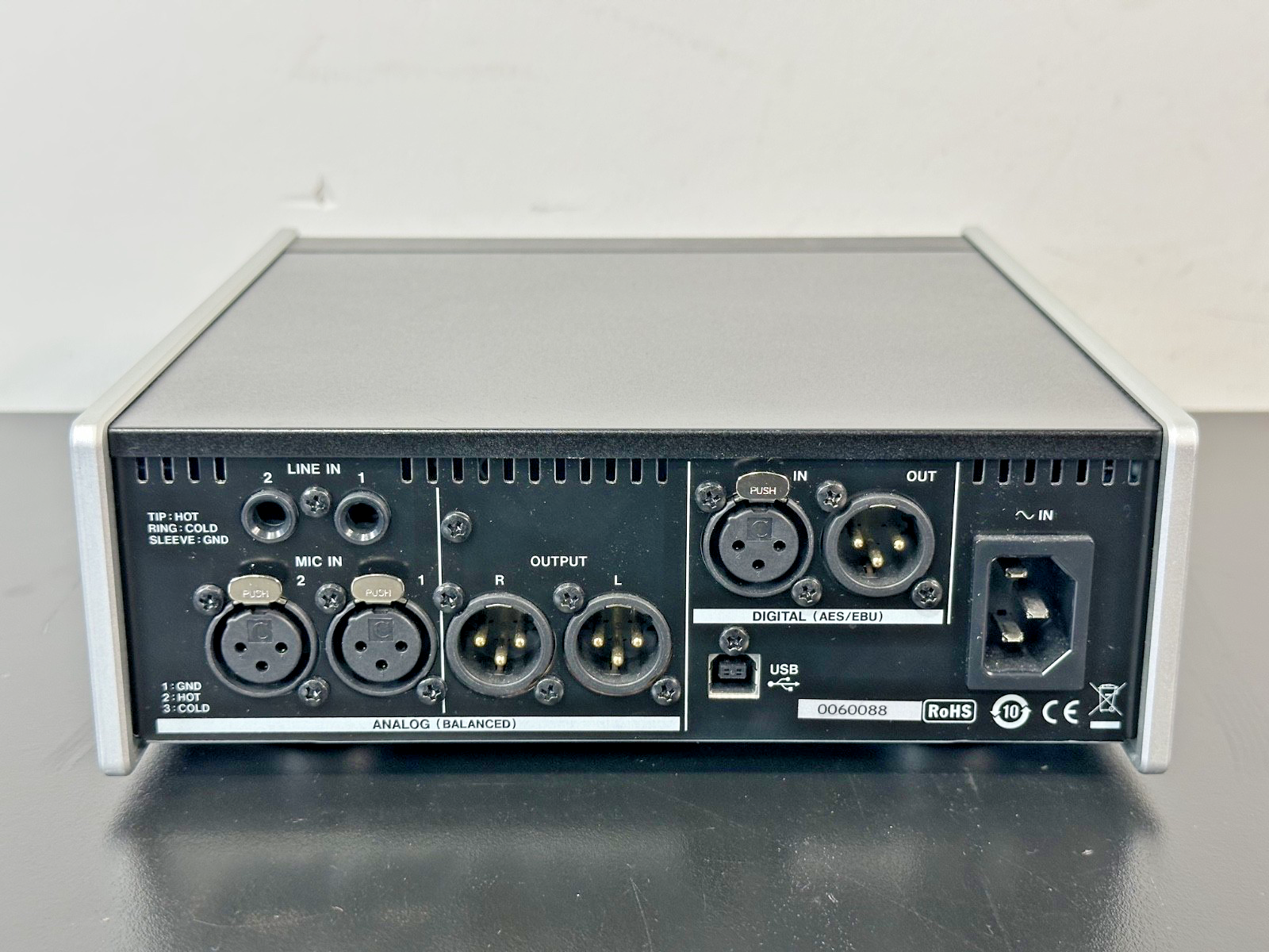 TASCAM UH 7000 HDIA Mic Preamp USB Audio Interface 24 Bit 192kHz Working3