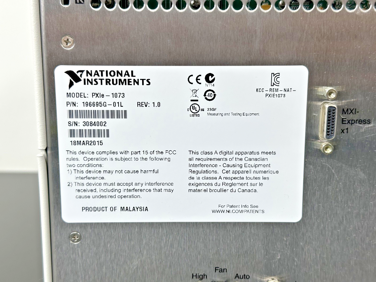 National Instruments NI PXIe 1073 5 Slot PXI Express Chassis Powers On Working6