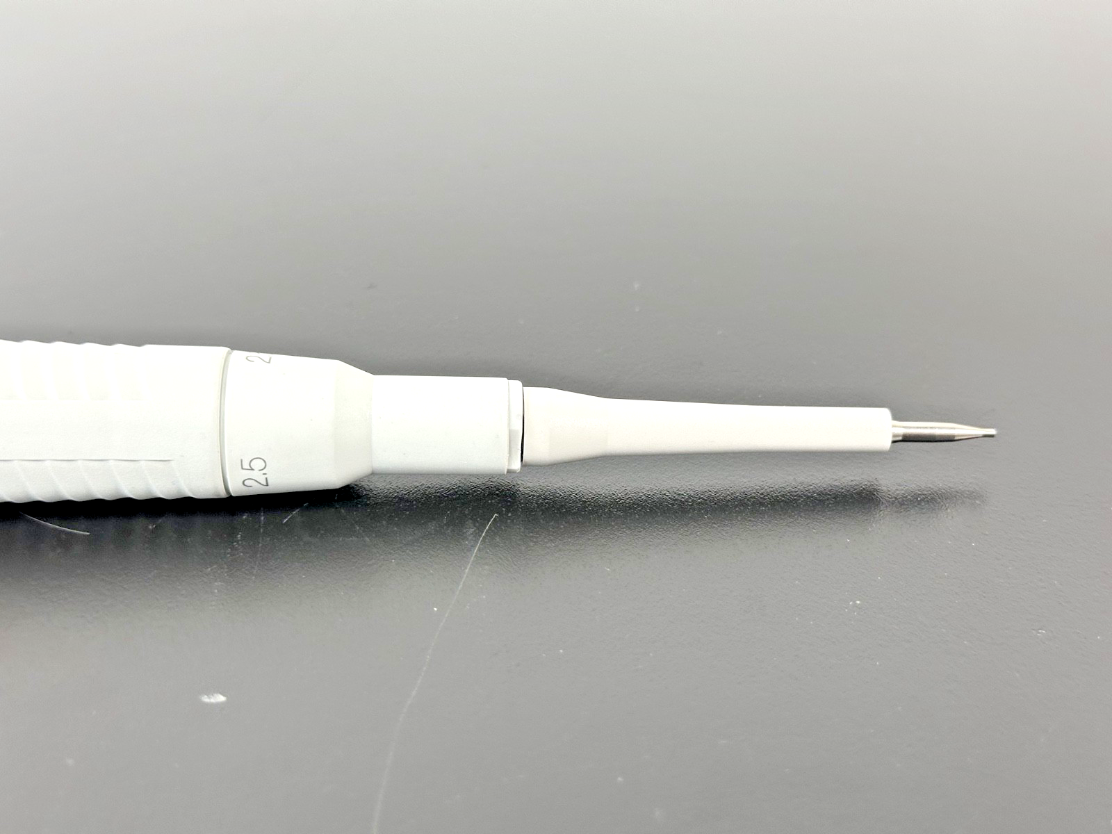 Eppendorf Reference 4910 0.1 2.5 µL Adjustable Single Channel Pipette3