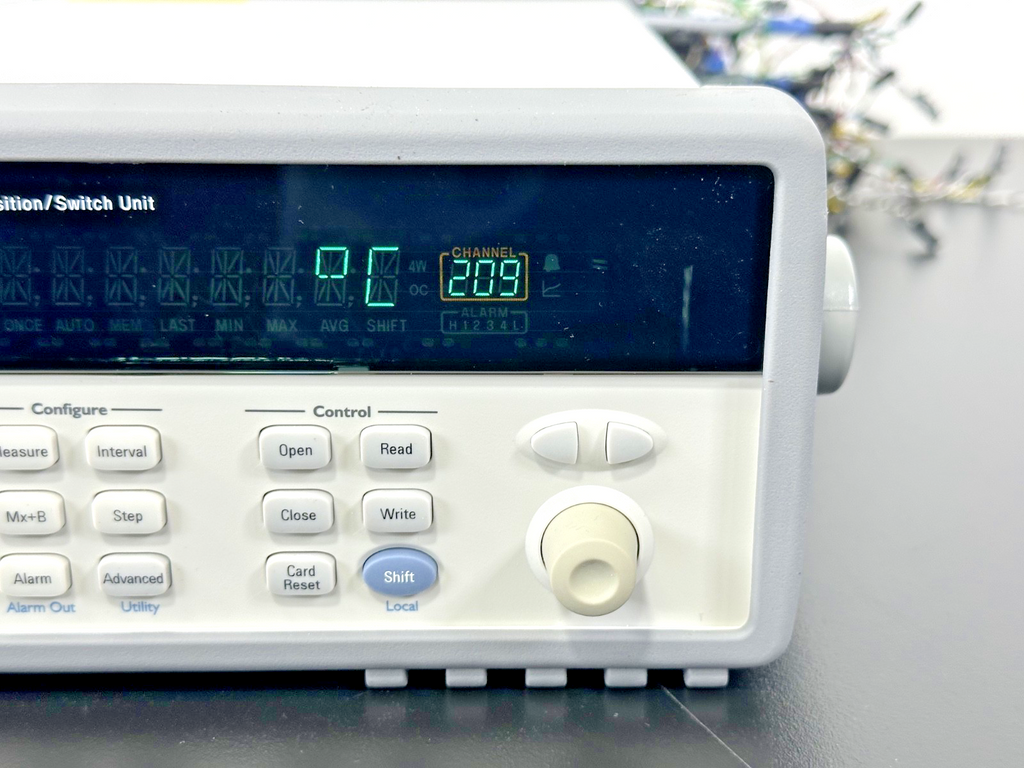 Keysight 34970A Data Acquisition Switch Unit w/ 3x 34901A Multiplexer Working2