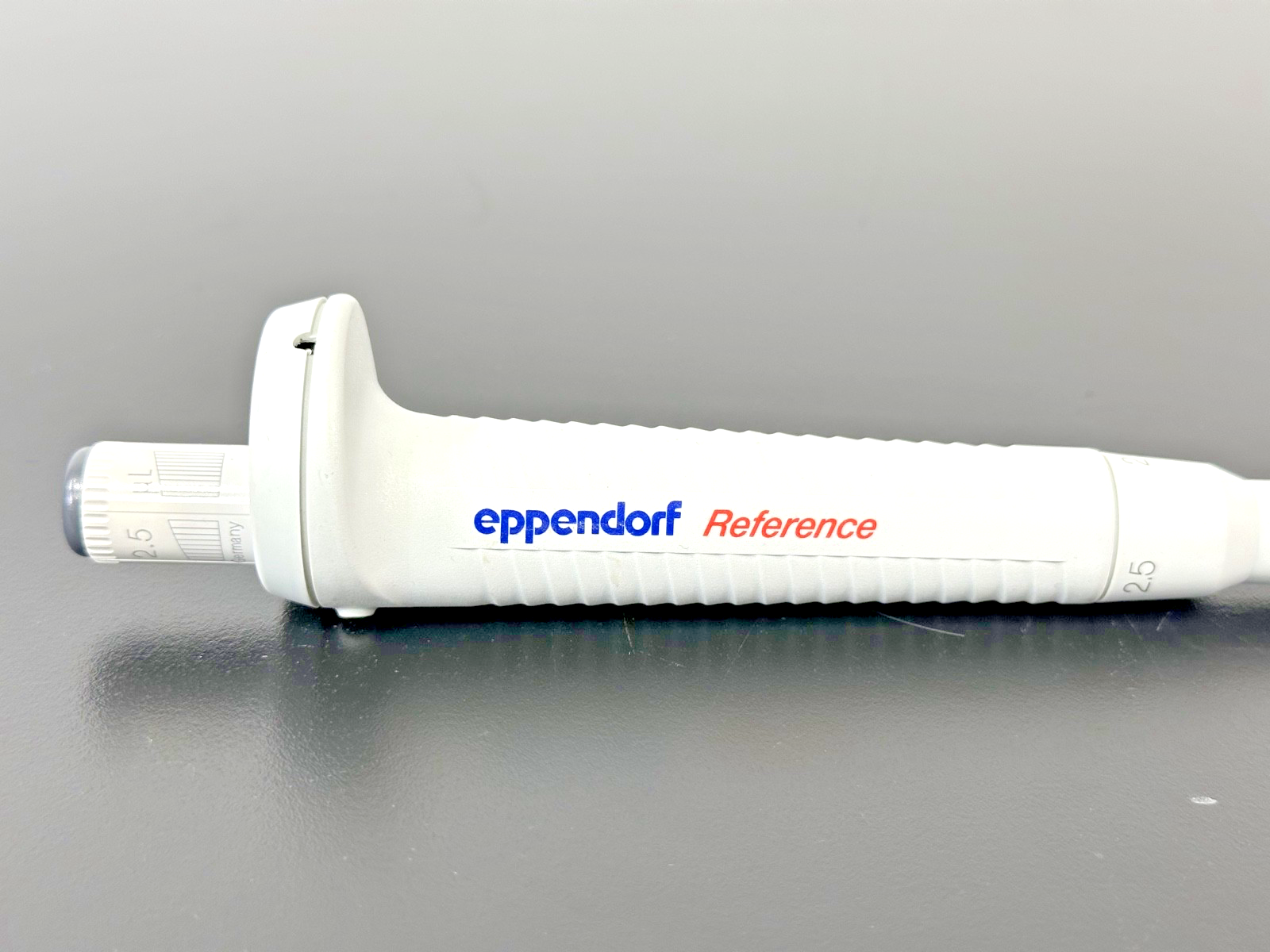 Eppendorf Reference 4910 0.1 2.5 µL Adjustable Single Channel Pipette1