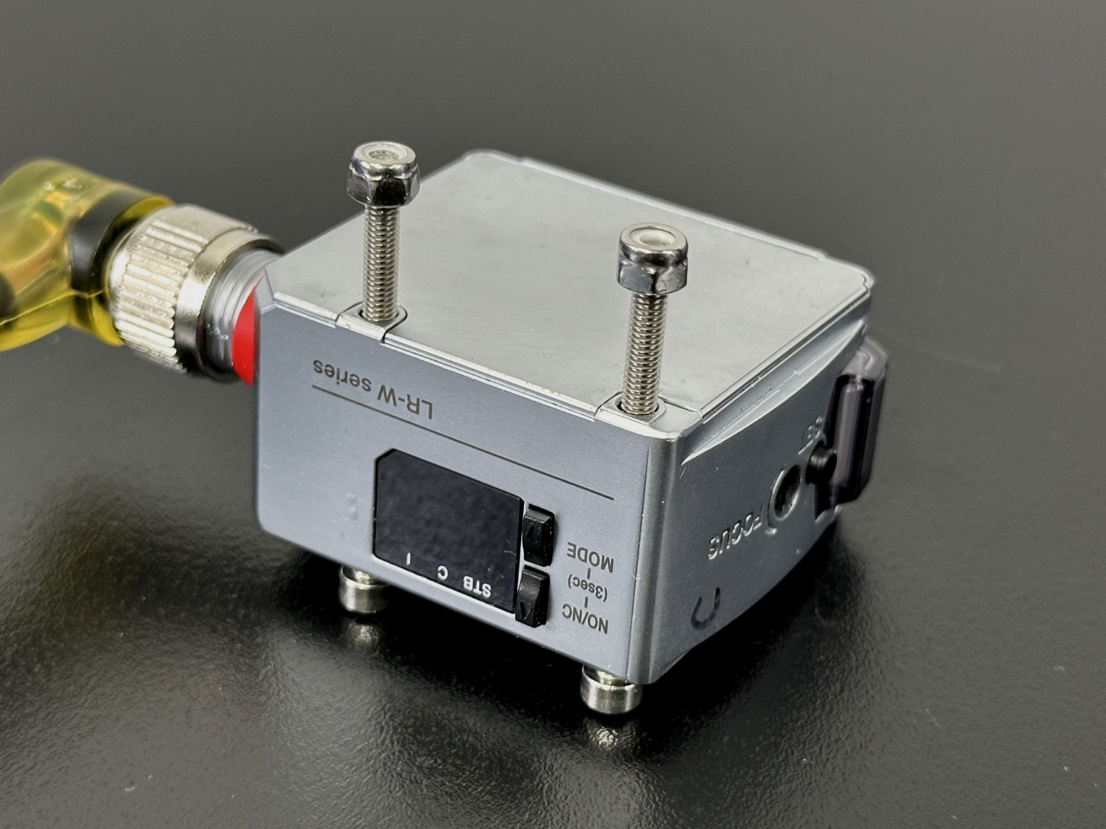 Keyence LR W500C IO Link Laser Sensor w/ Cable & Connector3