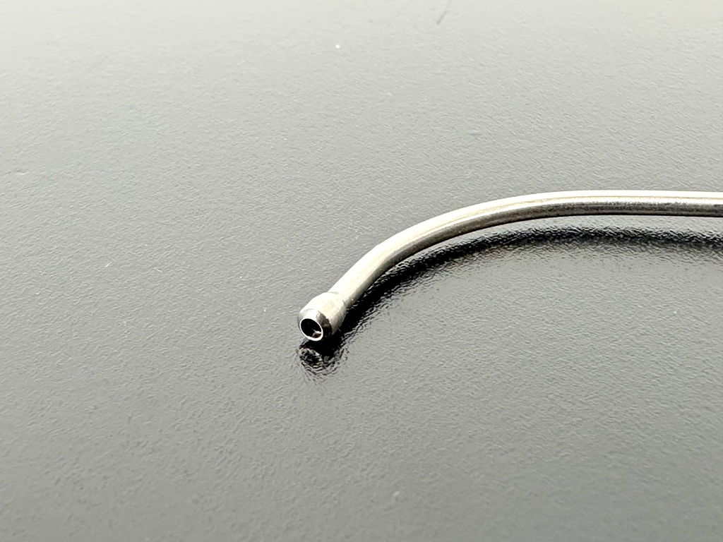 Aesculap MA012R Stainless Steel Curved Cannula Instrument1