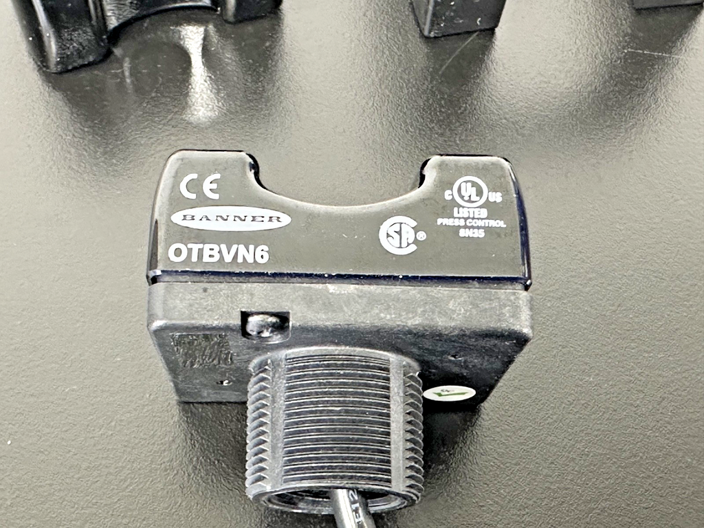 Banner OTBVN6 Opposed Mode Photoelectric Sensor Pair w/ OTC 1 BK Bracket7