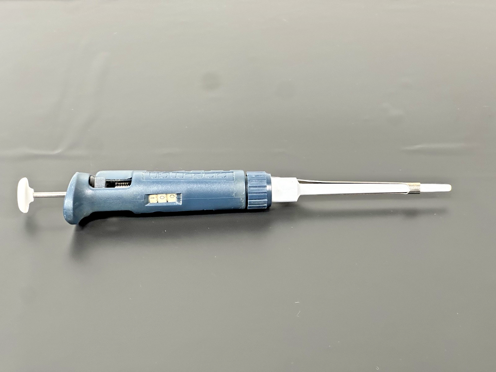 Gilson P10 Adjustable Micropipette 0.5 10µL Single Channel Pipettor1