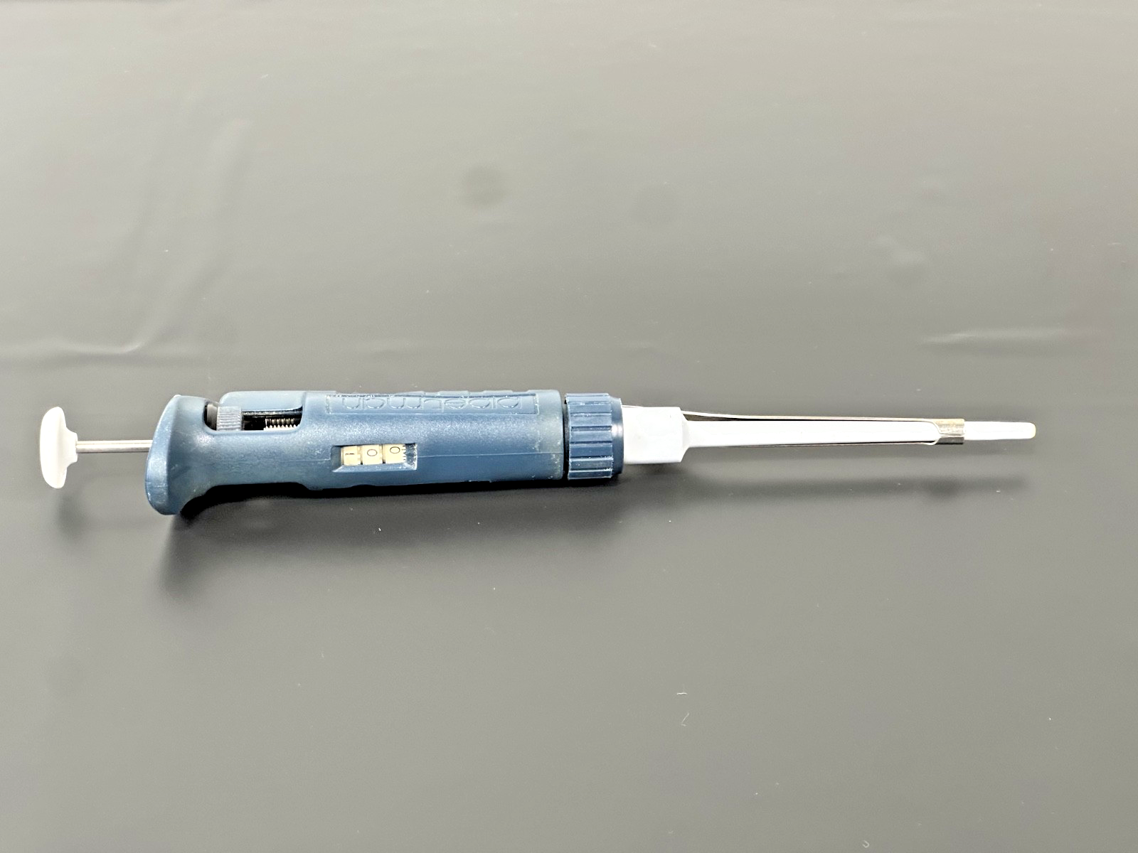 Gilson P10 Adjustable Micropipette 0.5 10µL Single Channel Pipettor1