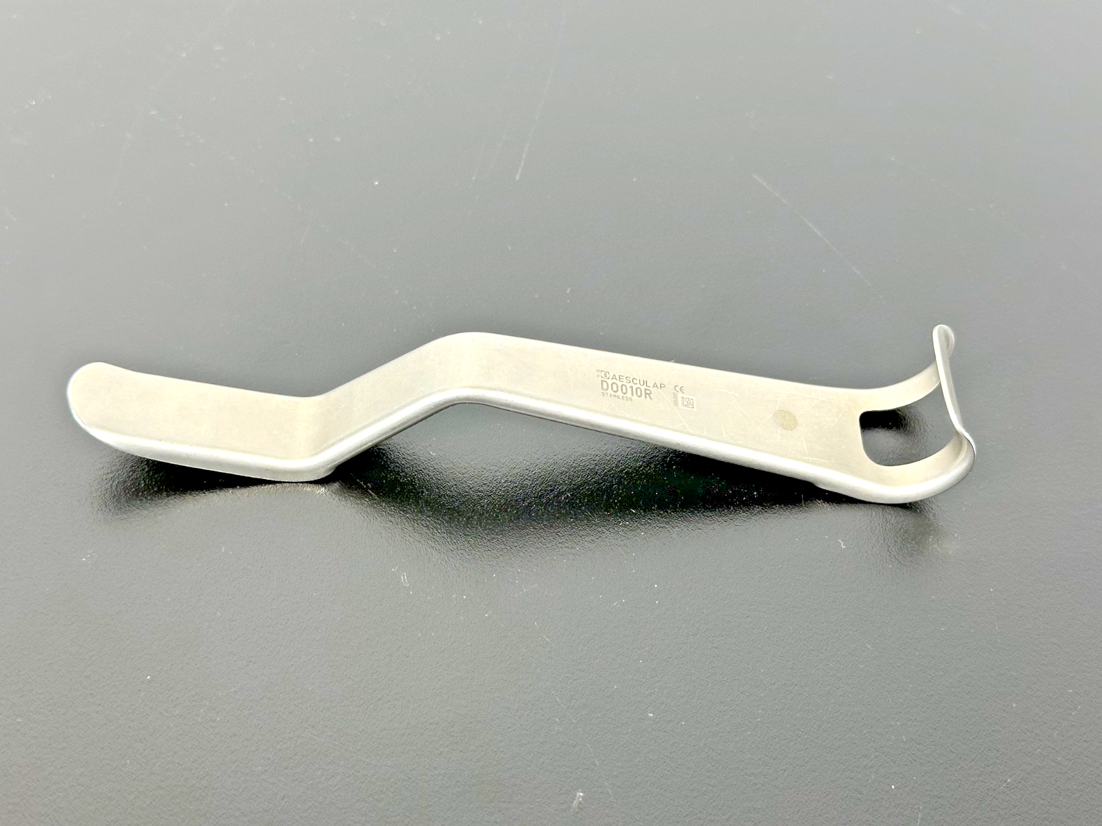Aesculap D0010R Stainless Steel  Retractor – Used0