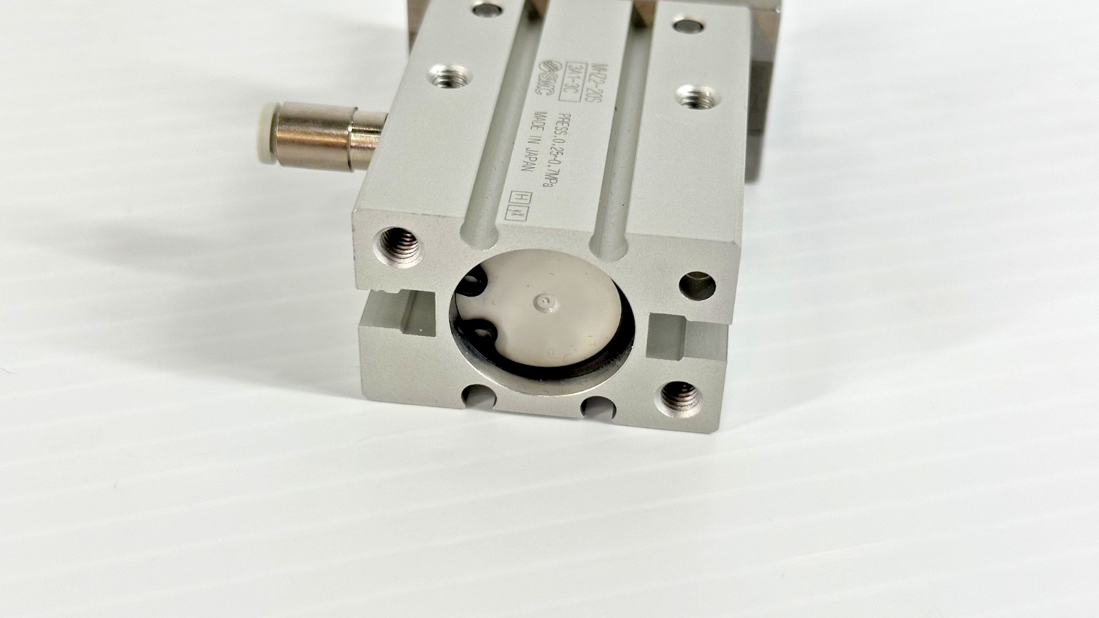 SMC MHZ2 20S Single Acting Parallel Pneumatic Air Gripper w/ Fingers3