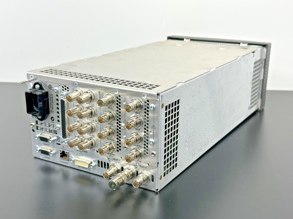 Tektronix WFM 8200 Waveform Monitor SDI Video Audio Analyzer WFM82006