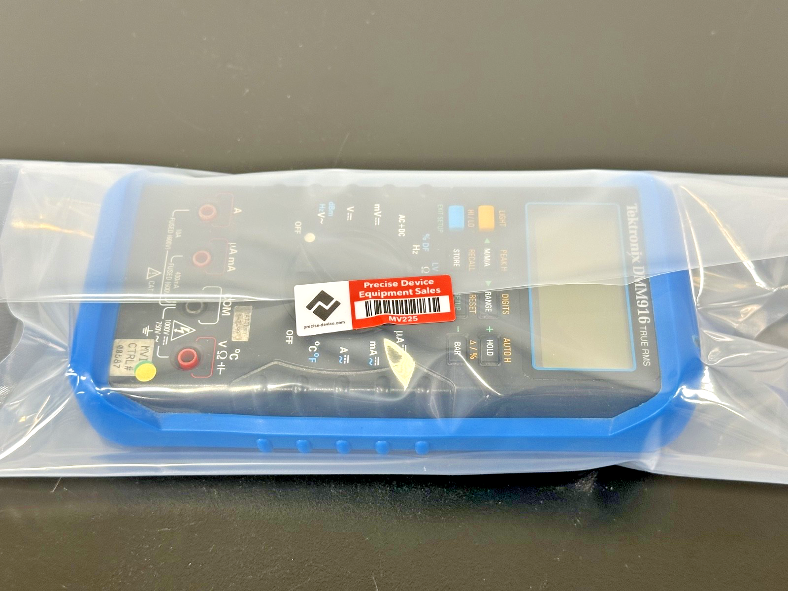 Tektronix DMM916 True RMS Handheld Digital Multimeter with Protective Holster4