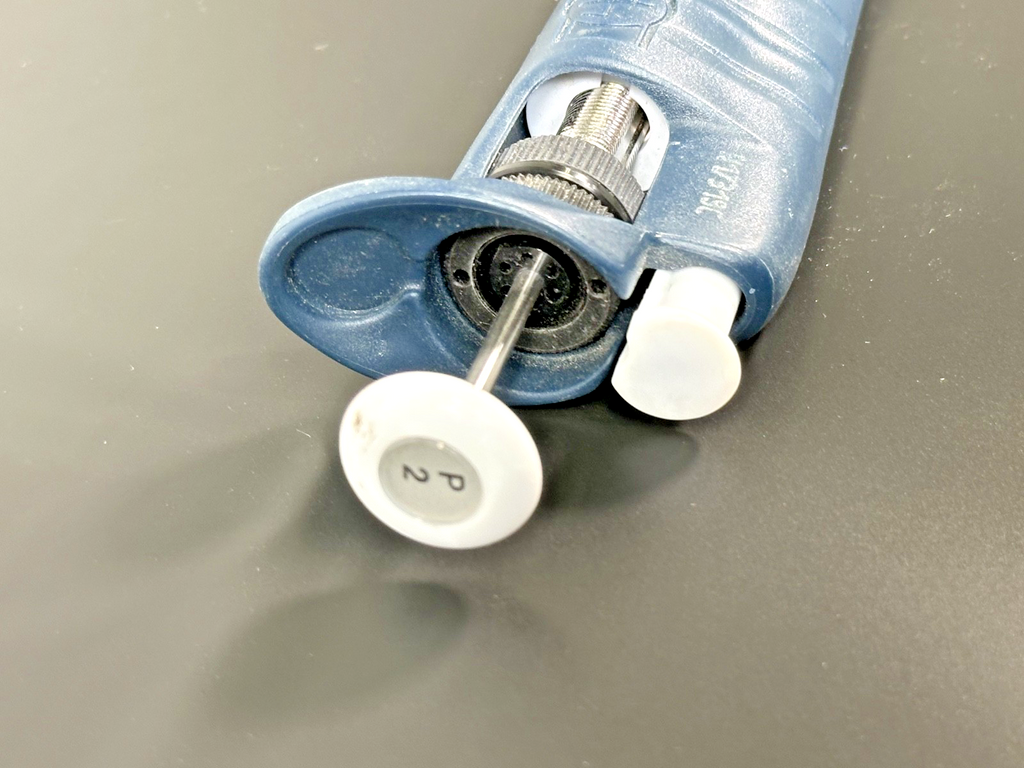 Gilson P2 Adjustable Micropipette 0.2 2µL Single Channel Pipettor4