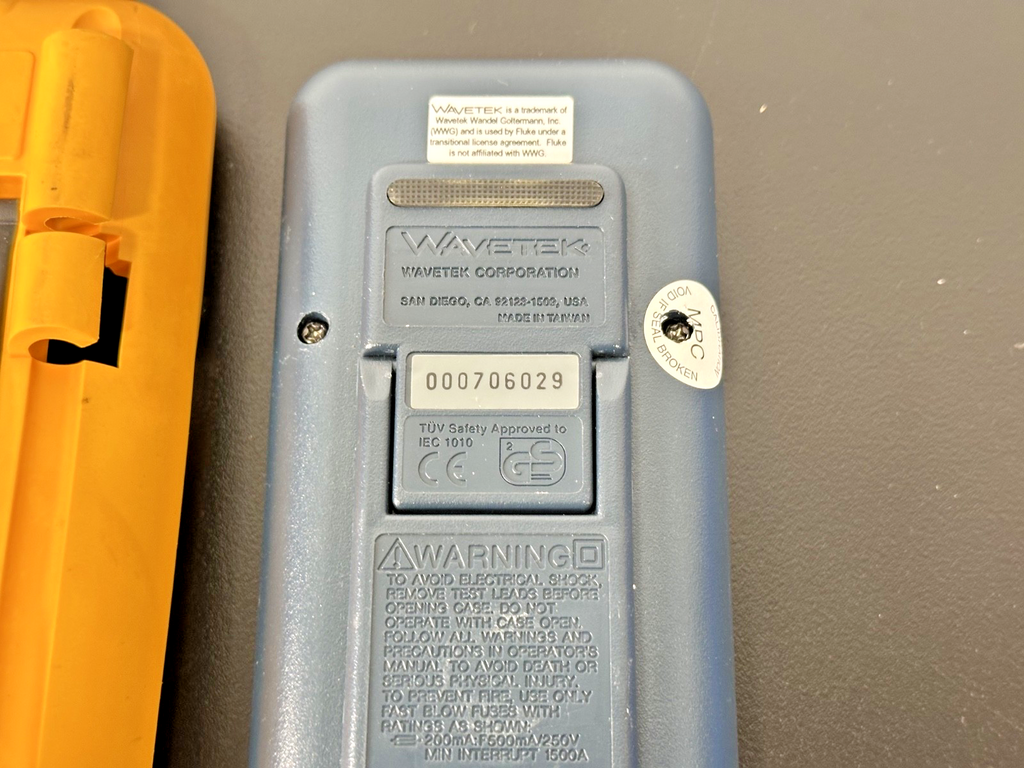 Wavetek Meterman 27XT Digital Multimeter with Fluke Protective Holster Used5