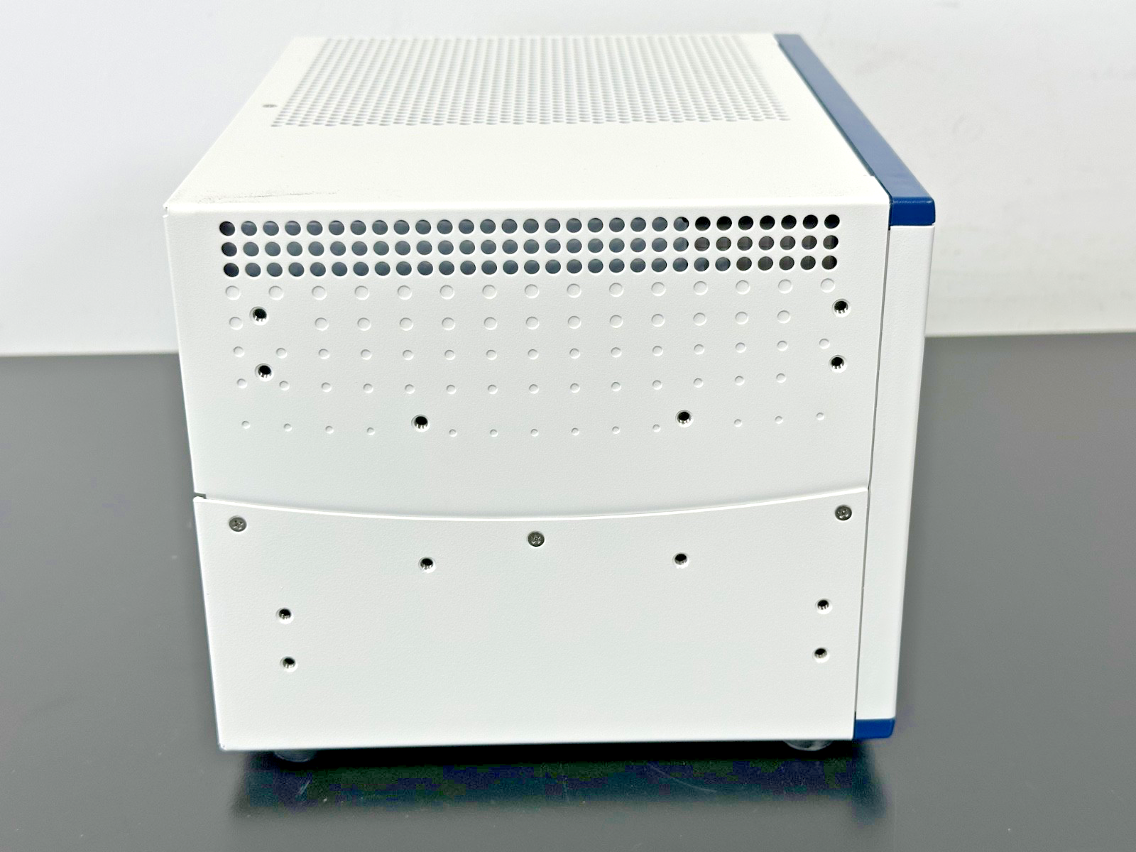 National Instruments NI PXI 1033 5 Slot Chassis MXI Express Powers On Working3