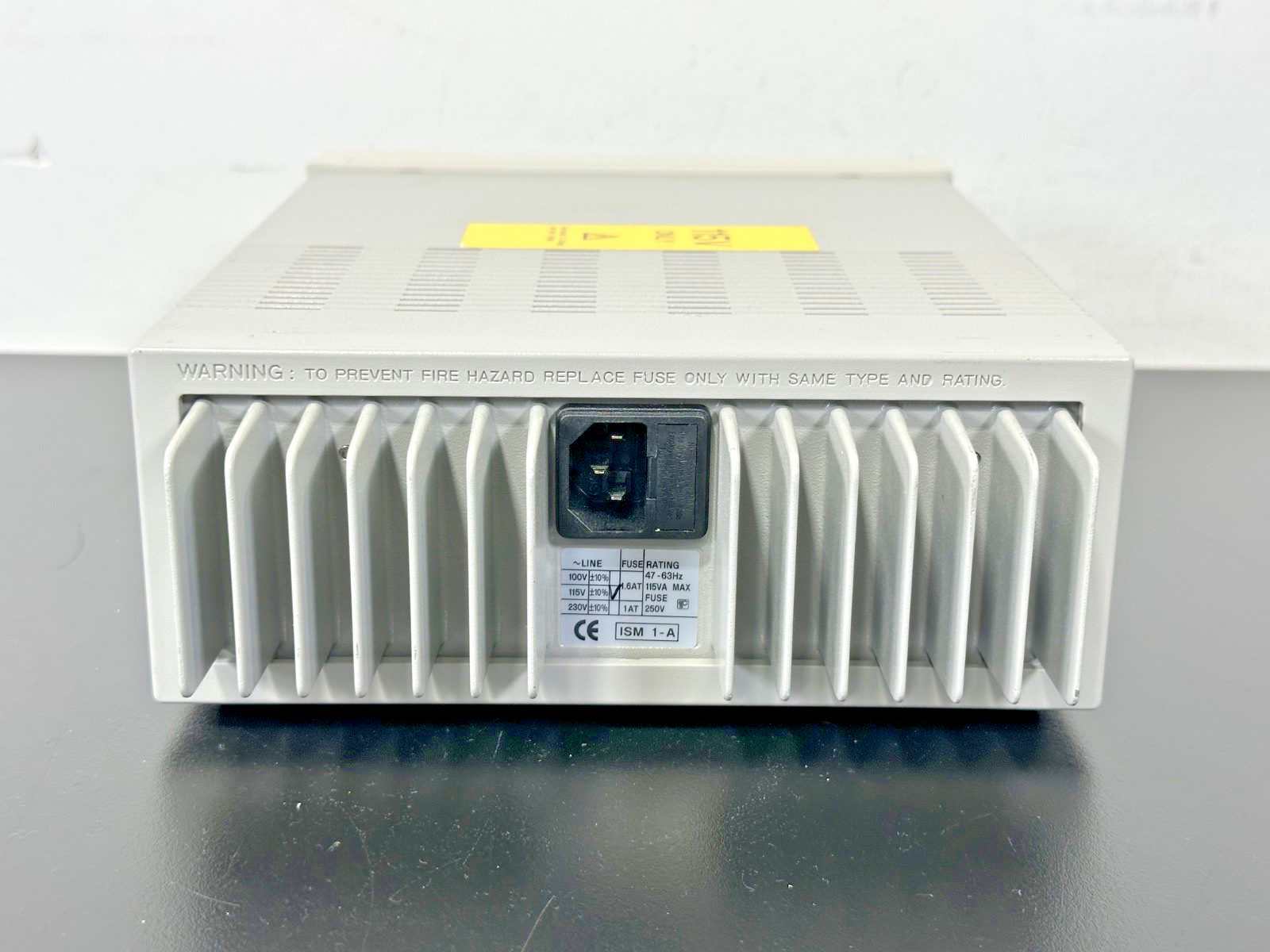 Agilent E3630A Triple Output DC Power Supply 6V 2.5A ±20V 0.5A Working3