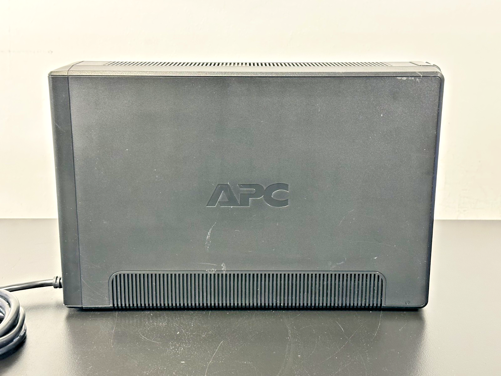 APC BR1500G Back UPS Pro 1500VA 865W Battery Backup UPS 10 Outlet LCD Powers On3