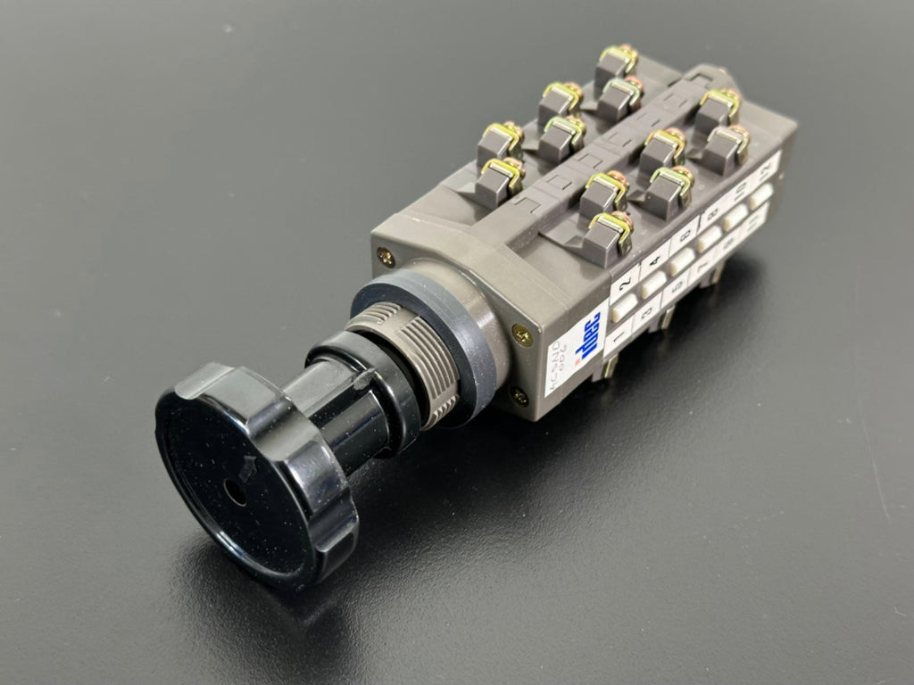 IDEC ACSNO CS 10 Rotary Cam Switch 500V 10A Industrial Control Switch NOS2