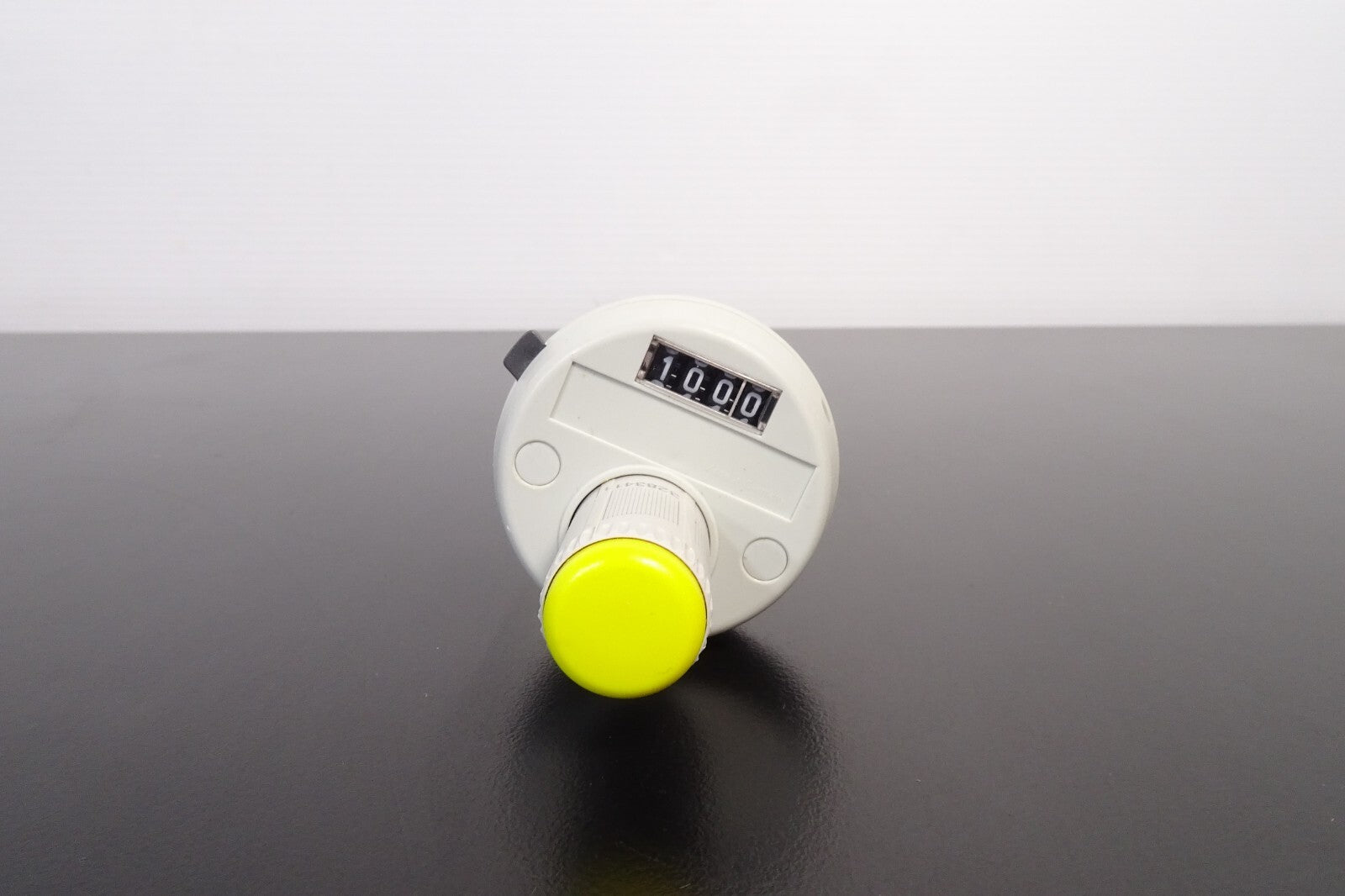 Eppendorf reference pipet Pipette Pipettor pipets 100 uL2