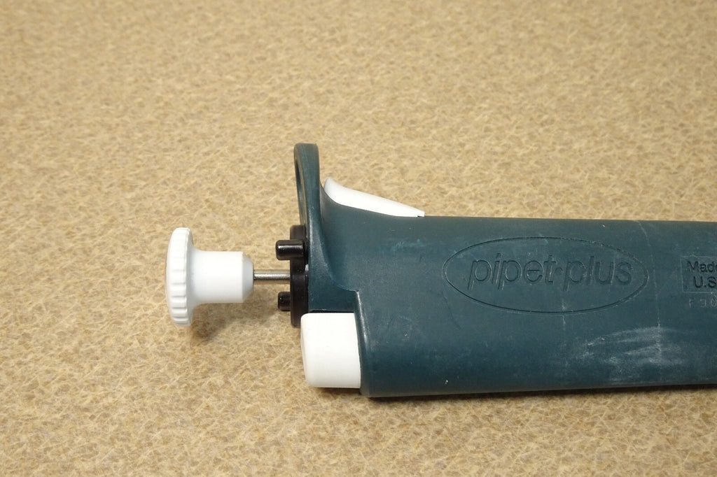 RAININ pipet plus R100uL Single Channel Pipet1
