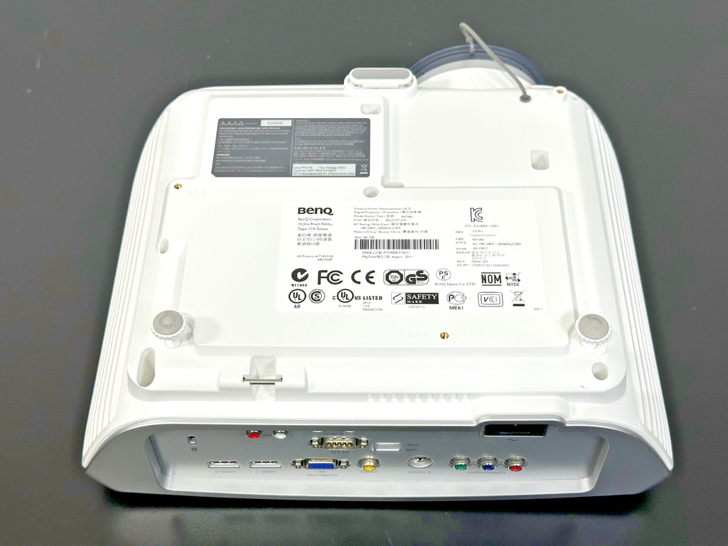 BenQ W1060 1080p DLP Home Theater Projector 2000 Lumens w/ Case Working6