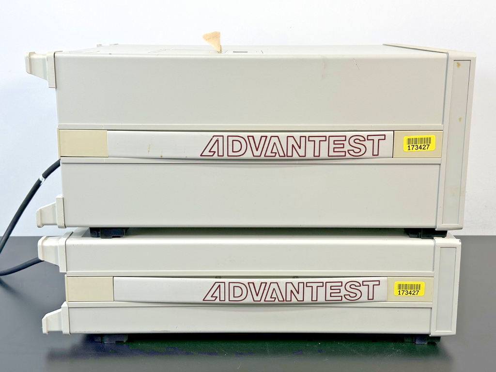 Advantest Q8347 Optical Spectrum Analyzer 350–1750nm 2 Piece System Working7